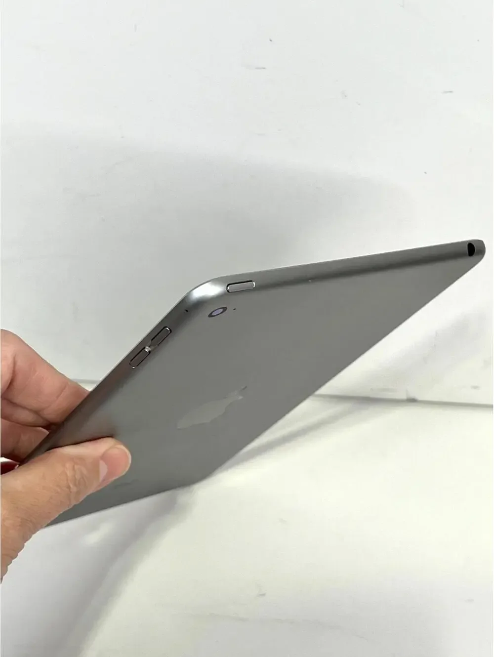 Apple iPad Mini 4 Tab 7.9